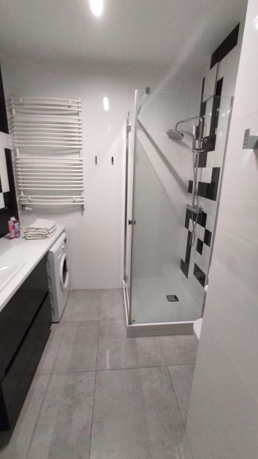 ורשה Grzybowska Residence Inter-Apartments מראה חיצוני תמונה