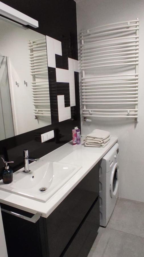 ורשה Grzybowska Residence Inter-Apartments מראה חיצוני תמונה