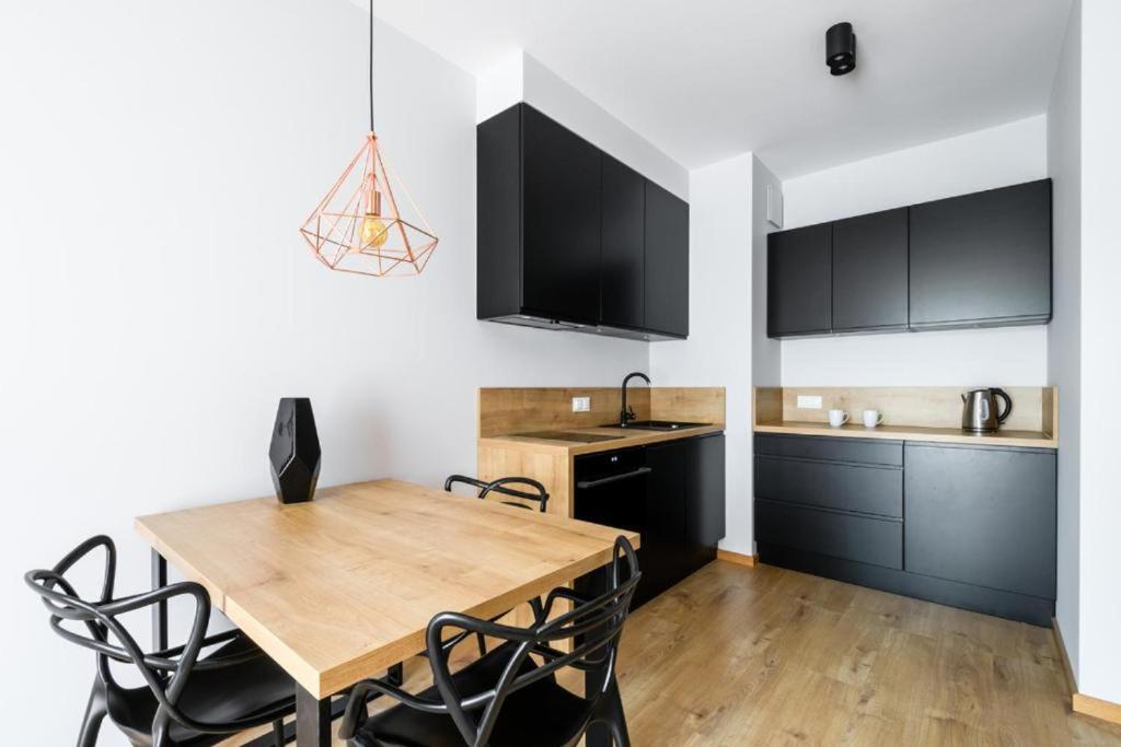 ורשה Grzybowska Residence Inter-Apartments מראה חיצוני תמונה