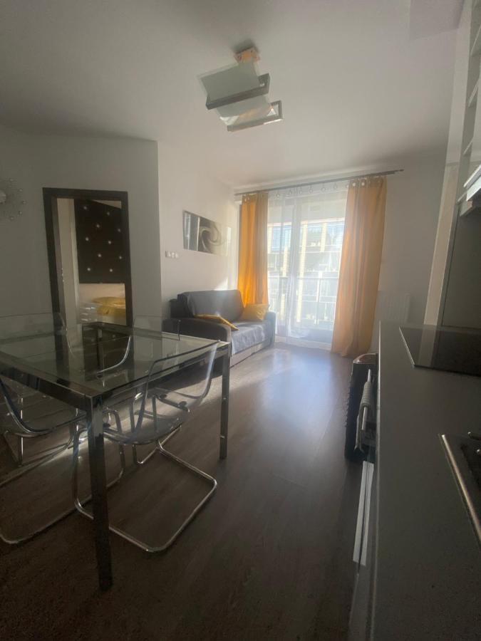 ורשה Grzybowska Residence Inter-Apartments מראה חיצוני תמונה