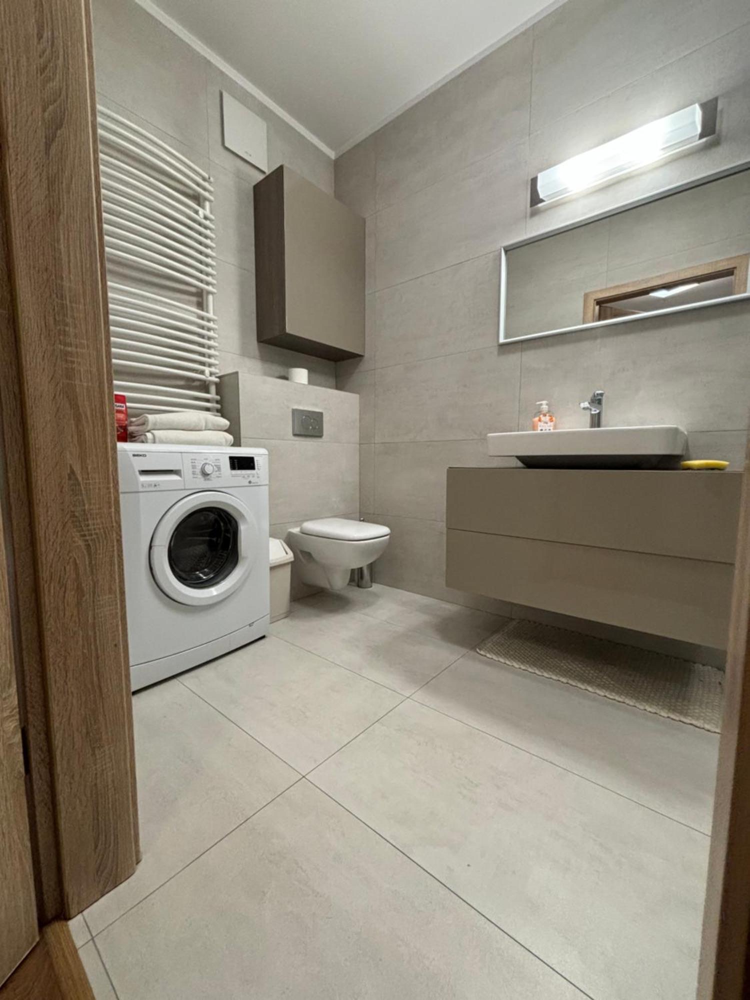 ורשה Grzybowska Residence Inter-Apartments מראה חיצוני תמונה